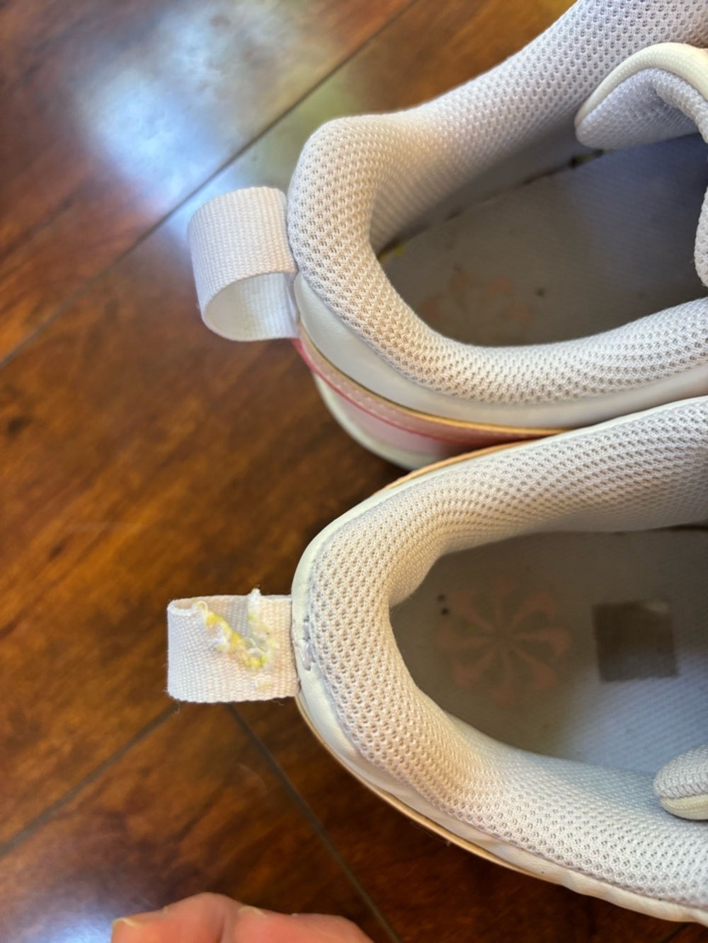 Nike Pink & White Sneakers – Youth 6.5Y (Fits Women’s 7.5) 💕 - Picture 6 of 7